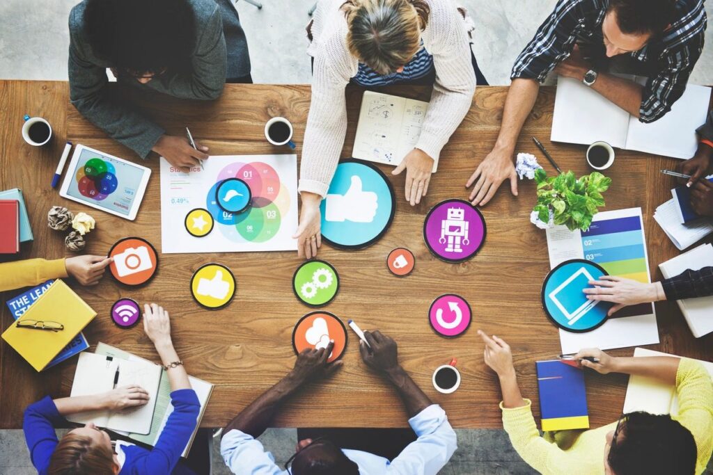 Think Before You Post: Why Social Media Matters at Work qtq80 i7o0mz